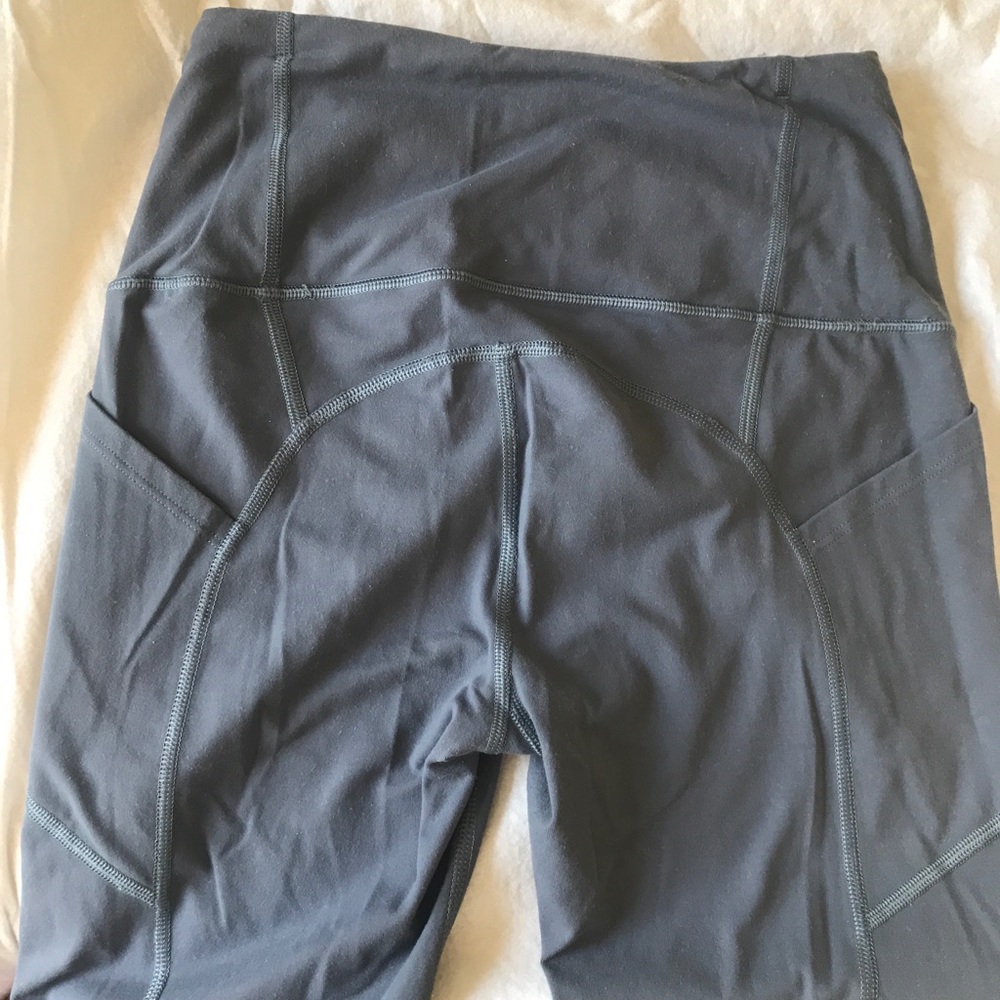 VS Leggings - Picture 2 of 6
